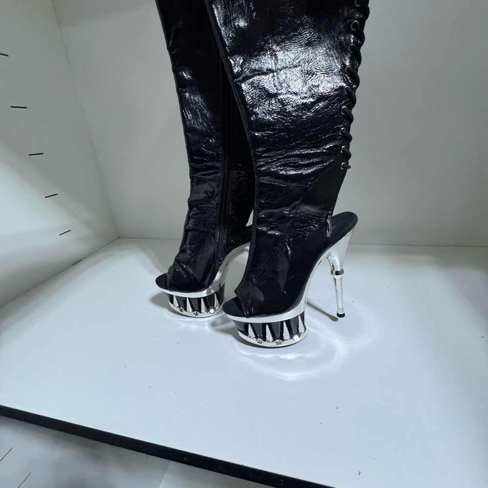 Stripper boot